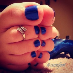 ifeetfetish:  Cute toes. #Foot #Feet #FootFetish #FeetFetish #FootPorn #PrettyFeet #Barefeet #Toes #ToeRing #ToeRings #Sole #Soles #FootWorship #Footslave #Pedicure #NailArt #RedToeNails #Oilyfeet #FootJob #FootDom #FlipFlops #Sandals #Stockings #HighHeel