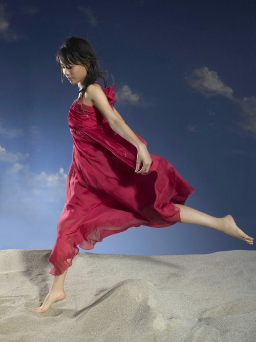 Erika Toda - Dance with sand