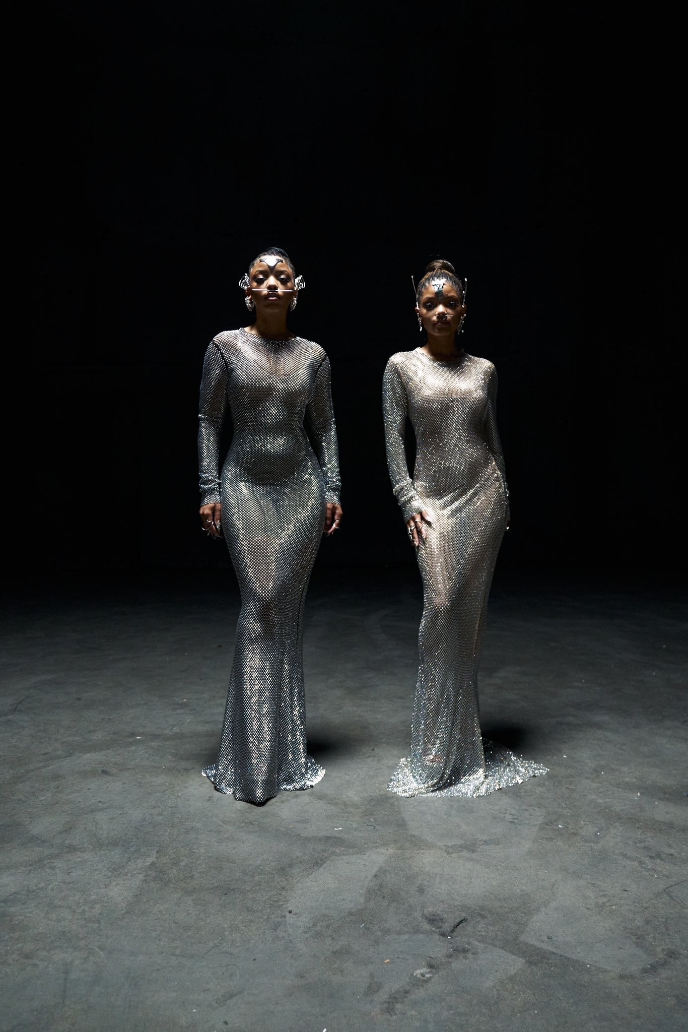 Porn pro-royalty:Chloe x Halle Ungodly Hour MV photos