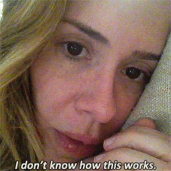 risingperry:How to confuse and disappoint Sarah Paulson via Vine (x)