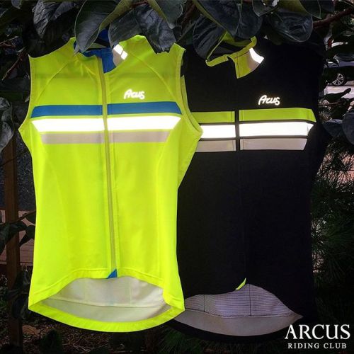 pedalitout: 아커스라이딩클럽과 그라이프 콜라보레이션 ARCUS Gilet limited-edition Black & Lime Cooming soon  야간에 빛반사