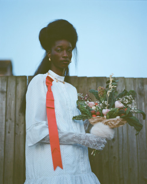 bienenkiste:  Shade Akinbobola photographed by Iliana Kanellopoulou for Blanc Magazine #14