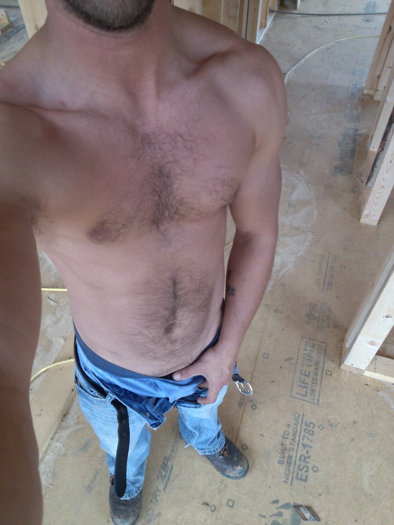 randydave69:  realmenstink:  gweisen:  2sthboiz:  mmmm hot house builder trade  Those