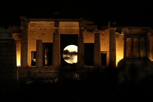 jonrsnow:Supermoon in Athens,Greece