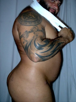 beardaddydick:  liftingbehr:  WOOF!!!  Thick