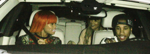 champagne-paradise:  fuckyeahtygatyga: Tyga, Blac Chyna and Kim K  omg. It’s kim.. I’ve seen this pi
