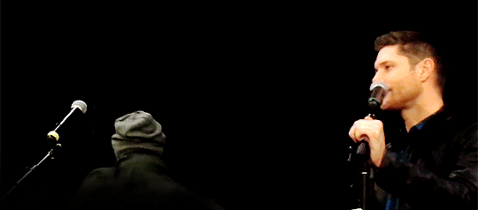 mishasminions:  HERE’S JENSEN OBJECTIFYING MISHA WITH THE TERM “HOT”, AND JARED