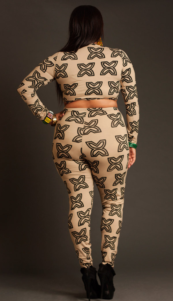 plussizeebony:  Christina Mendez in Nakimuli’s FAWOHODIE CROP TOP CURVY &amp; FAWOHODIE
