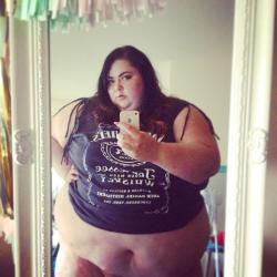 Lunalovex:  #Effyourbeautystandards #Honormycurves #Honoryourcurves #Fatbabe #Fatgirl