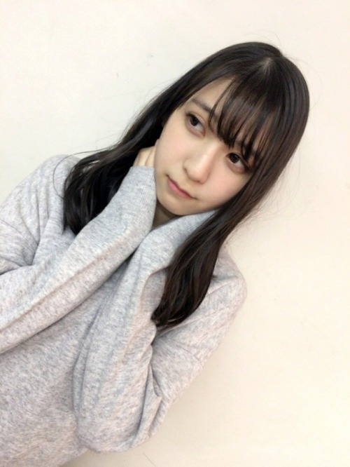 soimort:  松岡菜摘 - Twitter - Wed 13 Dec 2017  みくりんが撮ってくれた〜っ！ ポーズ指定までして撮ってくれたよ☺️ お気に入りとRTよろしくね💞 Mikurin took these photos~! I made designated poses☺️ If