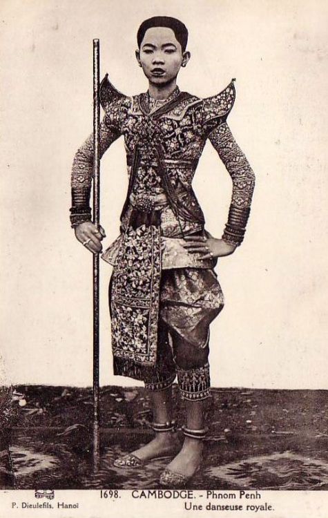 Royal Ballet of Cambodia, 1909, costume of a male character