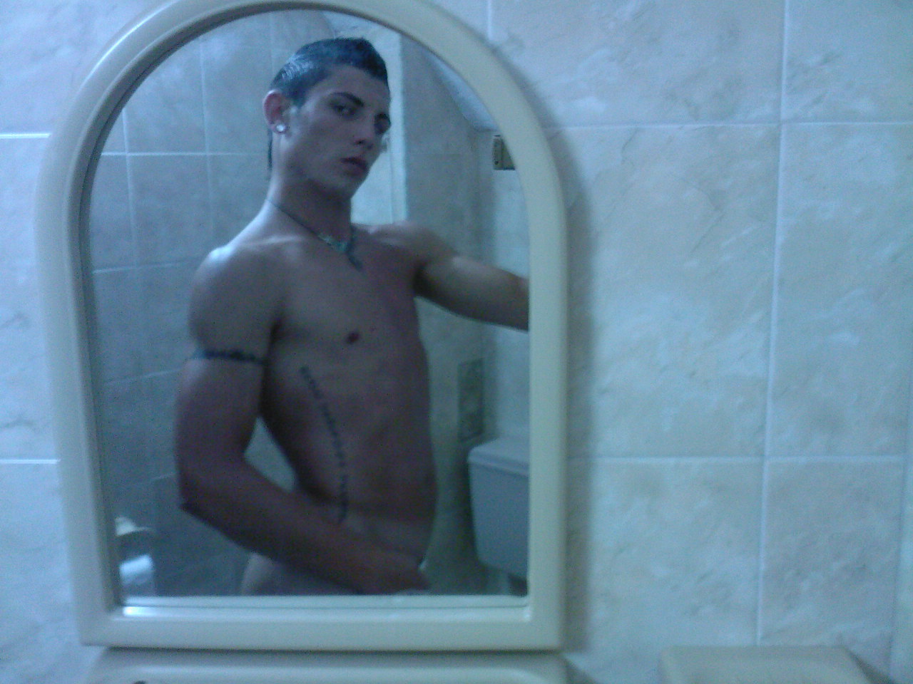 bulgarianbamboo:     Bulgarian footballer and Ronaldo wannabe Daniel Zlatkov   