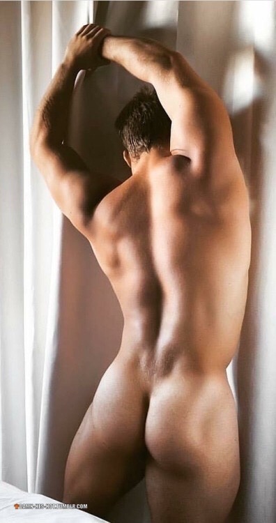 damn-hes-hot:  DAMN HE’S HOT! Follow for daily pics of hot men Instagram: https://instagram.com/damnheshot_69 Twitter: https://twitter.com/damn_hes_hot Tumblr: https://damn-hes-hot.tumblr.com