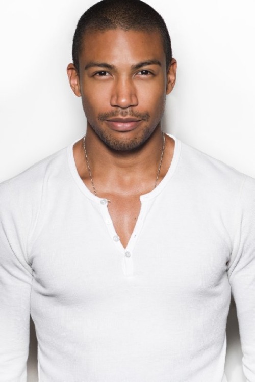 handsomeis:  Charles Michael Davis, American actor. 