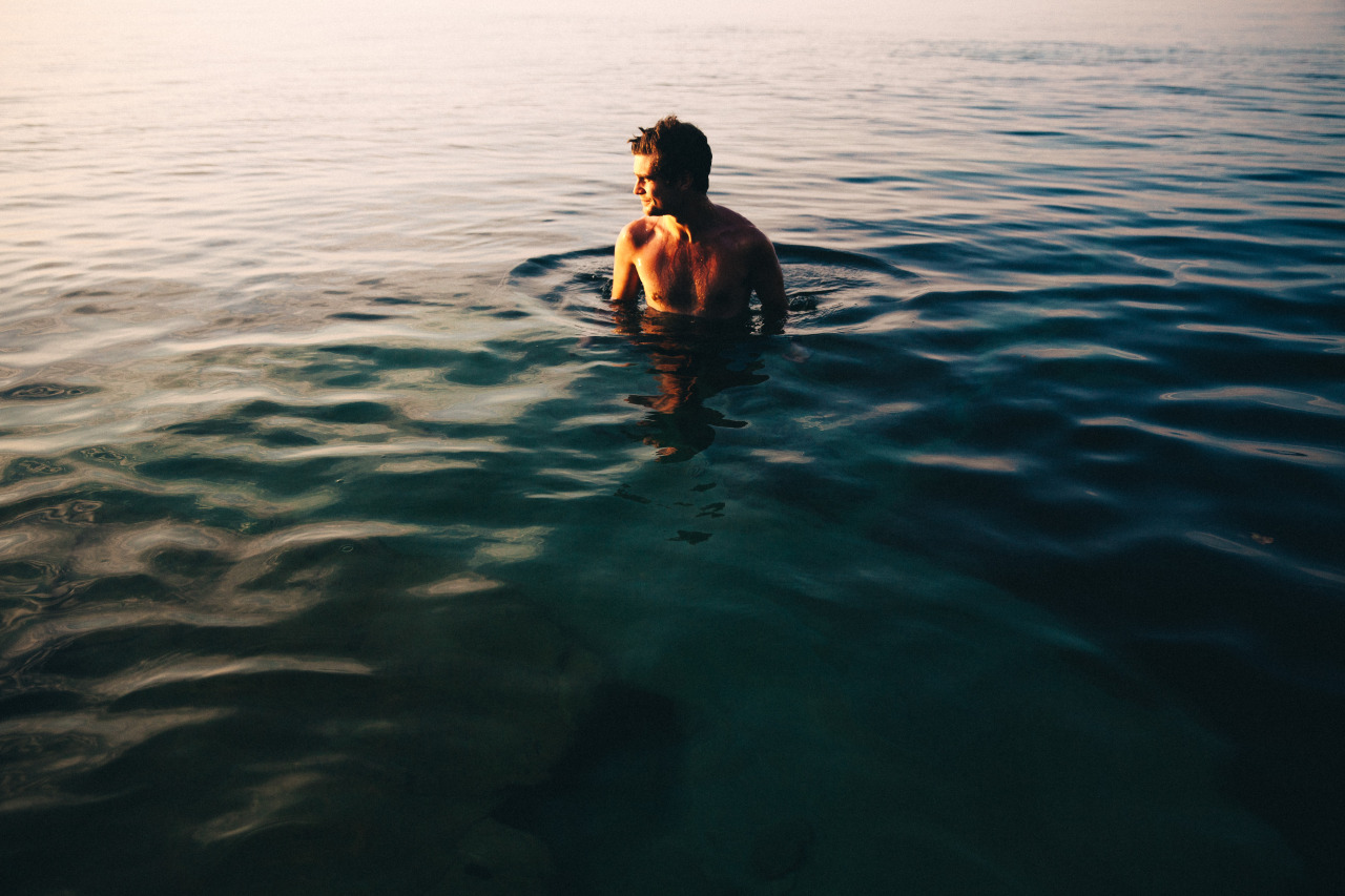 jonahreenders:  paradise By: Jonah Reenders 