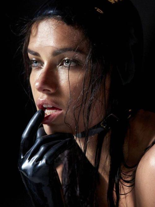 rhubarbes:Adriana Lima by Steven Meisel.(via FilmmakerIQ.com)More girls here.