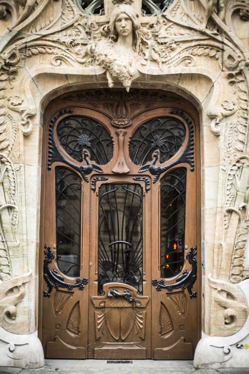 the-garden-of-delights:Art Nouveau, Paris, France. [x]