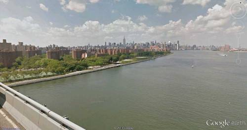streetview-snapshots:Manhattan viewed from Williamsburg Bridge