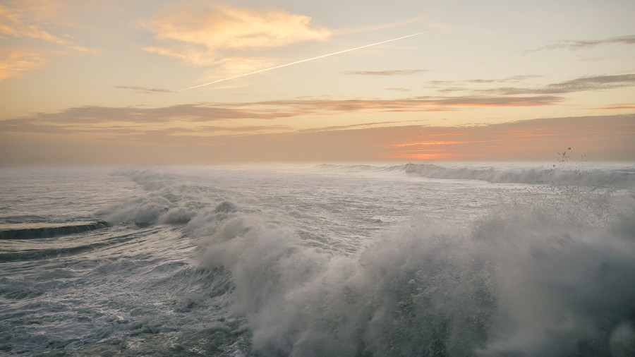 Ain Atiq beach - Waves Day by aminefassi
found at http://500px.com/photo/50143276