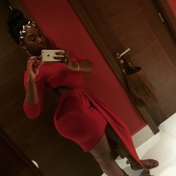 godsgifttomankind:  Vee  Sexy