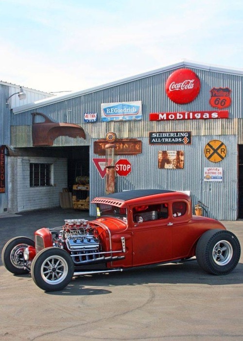 HOT RODZ & PINUPS