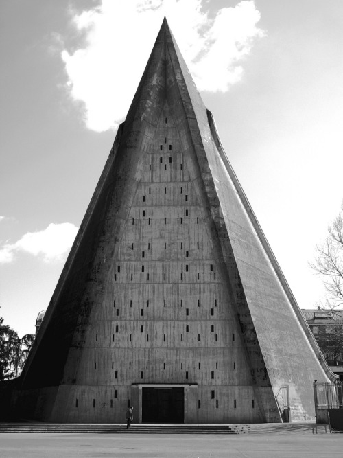 n-architektur:Arrigo Arrighetti, Chiesa di San Giovanni Bono, 1968, Milano ItaliaPhoto by Biagio