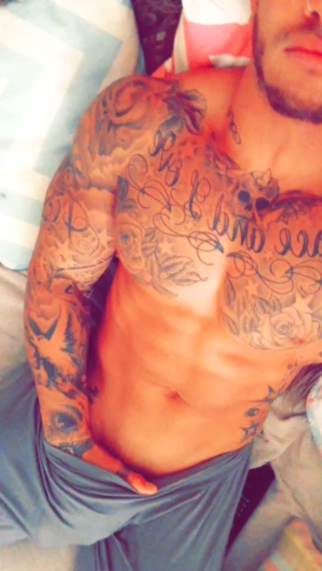 snapchatsfinestdudes:  Ashley Cain. Dick aint big but THAT ASS