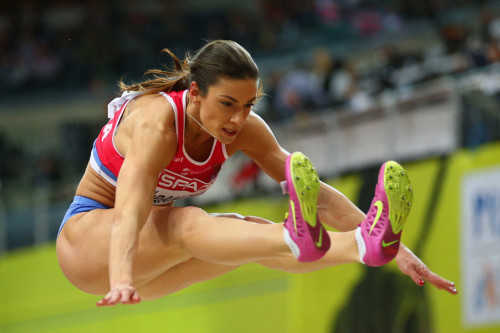 foxygirlsofsport:  Ivana Spanovic http://foxygirlsofsport.tumblr.com/ 