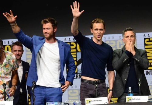 maryxglz:Chris Hemsworth, Tom Hiddleston and Mark Ruffalo attend the Marvel Studios Presentation dur