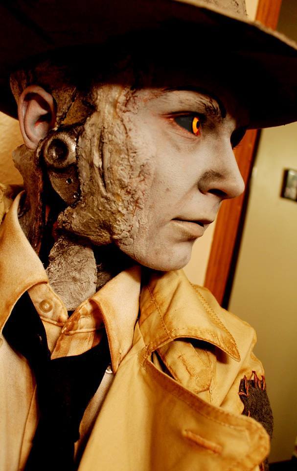 nerdy-king-of-hell:  theomeganerd:  Fallout 4 - Nick Valentine Cosplay by Arcanum