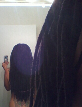 bad-dominicana:  8 days, 192 yarn locs and 2 jumbo spools of black yarn later. Por