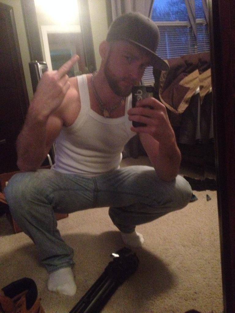 colungafrank:  Deviant Otter Twitter pics
