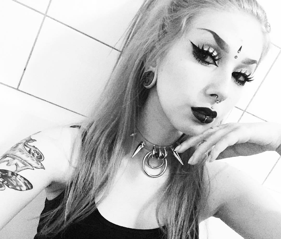 ladycube:  ▪️💀▪️