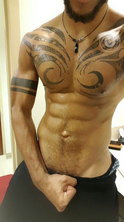 juseatme2day: prissychrys:  Indiana Vers. Cutie pt. 2  Damn tho 