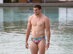 barber-butt:  roscoe66:  Corey Oates, Mitchell Dodds, Lachlan Maranta, Andrew McCullough, Anthony Milford, Ben Hunt and Matt Parcell of the Brisbane Broncos at a recovery session  tag team me