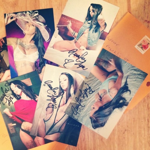 Signing some photos for my fans today. #famousinkedmodels #fans #autograph #autographpicture #lovemy