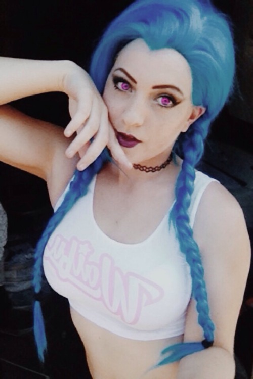 callmepowergirl: I have a waifu crop top and I’m jinx.