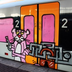 spraydaily:  The Pink Panther have the lock on Dortmund, Germany! Photo: dangerous-herr-bert.tumblr.com #graffiti #spraydaily #pinkpanther (på/i www.spraydaily.com)