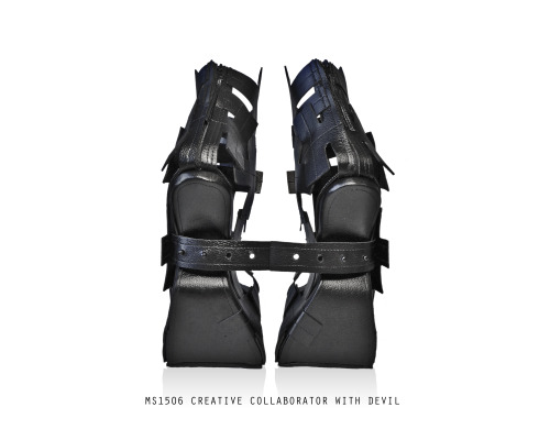 andreymossleather:  MS1506MS1506 PVC black heelless sandals handcrafted by Andrey Moss.Heel measures approximately 170mm with a 60mm platform.http://creativecollaboratorwithdevil.tumblr.com/  I seriously thought these were crutches or leg braces