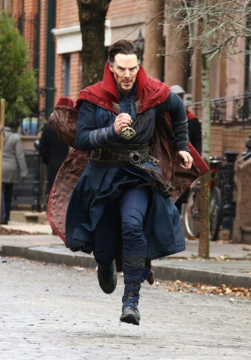 nixxie-fic:18 - Brand New Pictures - Benedict Cumberbatch Filming ‘Dr Strange’ in NYC April 2nd 2016