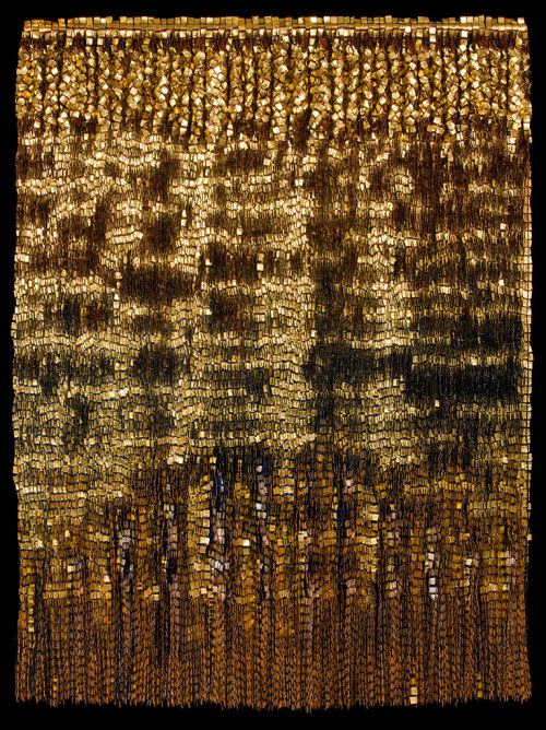 apeacetreaty:Beautiful texture by Colombian textile artist Olga de Amaral.