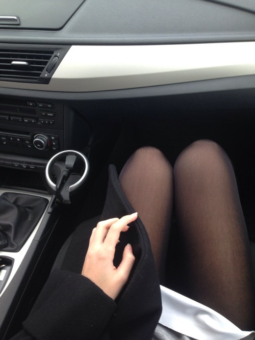 z-elal:  california-luxe:  X  VOGUE noir 