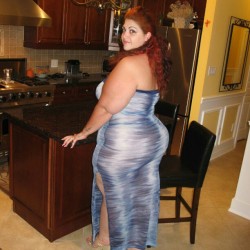 es-bbw:  http://es-bbw.tumblr.com/