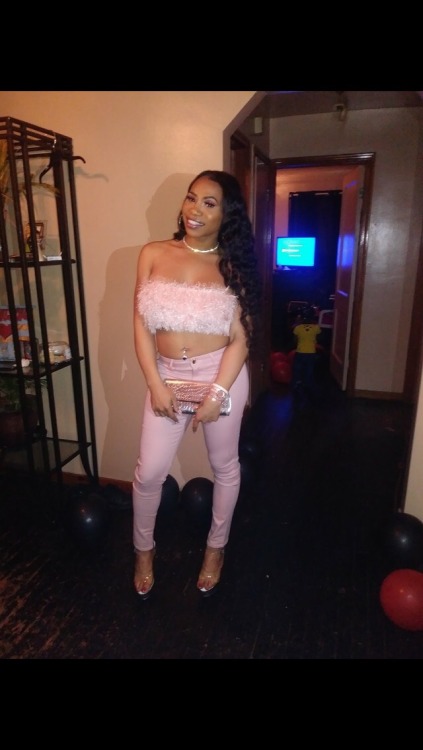 lisastayshard: Pretty in pink