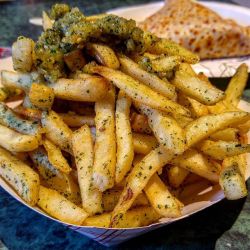 food-porn-diary:  Garlic Fries @ Pier 39 San Francisco, CA. [640x640] [OC]