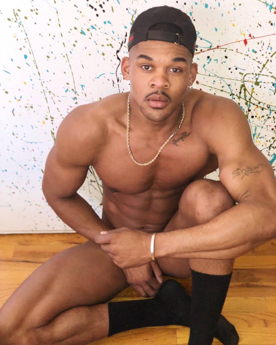 socksandskin:https://socksandskin.tumblr.com/