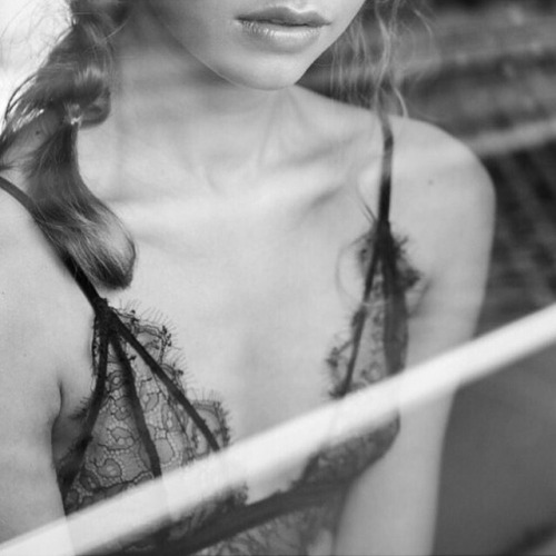 rouge-nuage:  Christina Leonor 