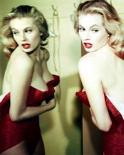 juliabarbarella-deactivated2016:  Anita Ekberg, c. 1950s 