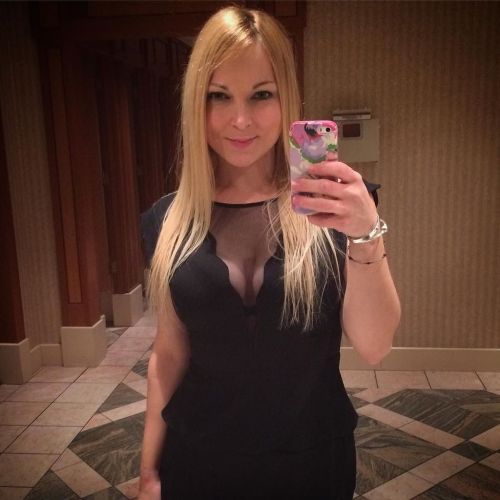 vegasselfie:  💋 by elizakah https://t.co/wqt3MmPtl6 