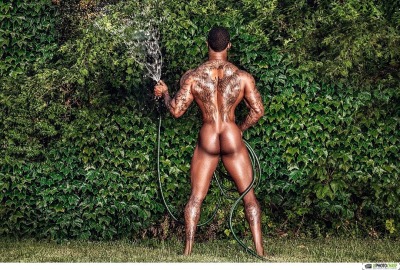 :TODAY IS THE DAY OF THE HUMP ©️Blaqhomme Com’on! WTH doesn’t love Hump Day?